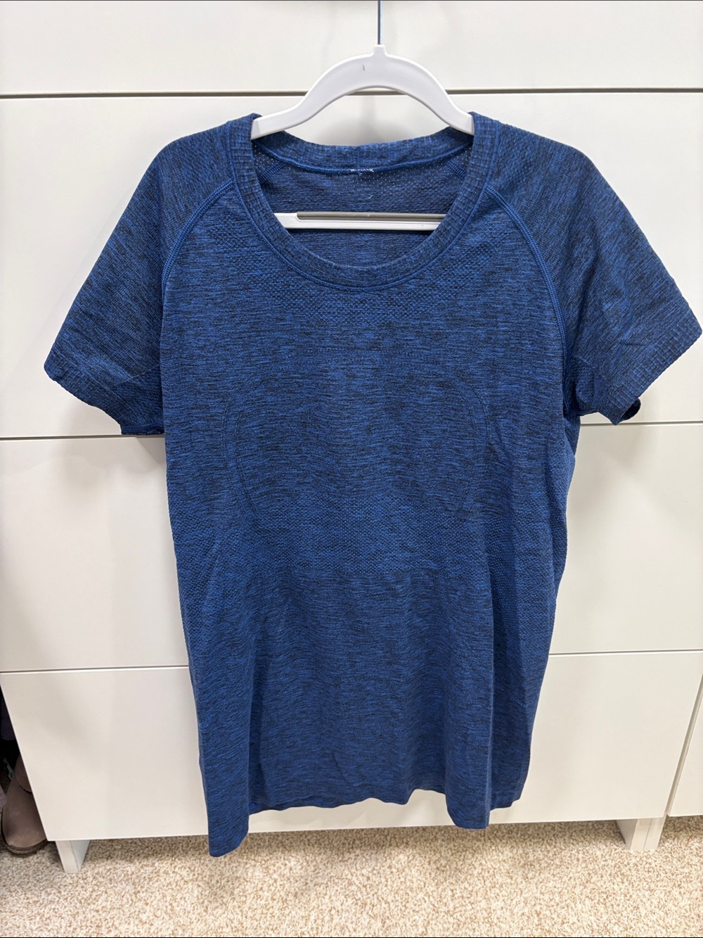 Lululemon fitted performance fabric Tee Blue Size 10